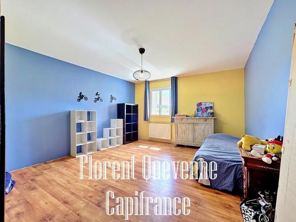 Maison en pierre + dépendances + terrain de 3120m²