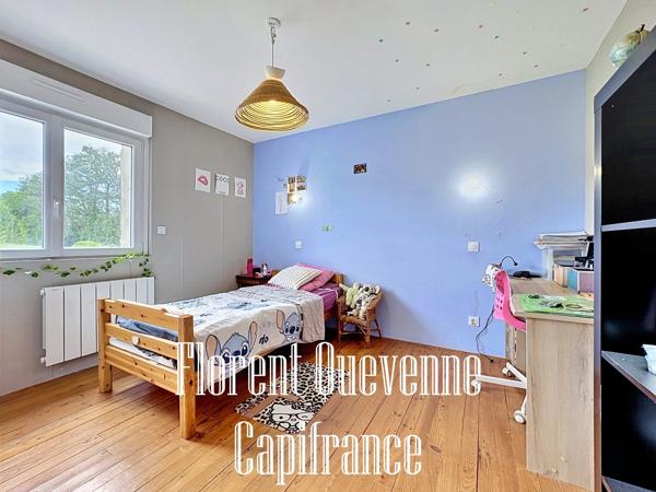 Maison en pierre + dépendances + terrain de 3120m²