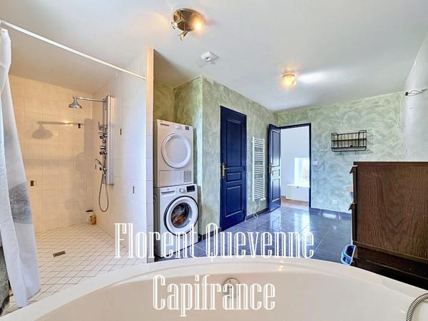 Maison en pierre + dépendances + terrain de 3120m²