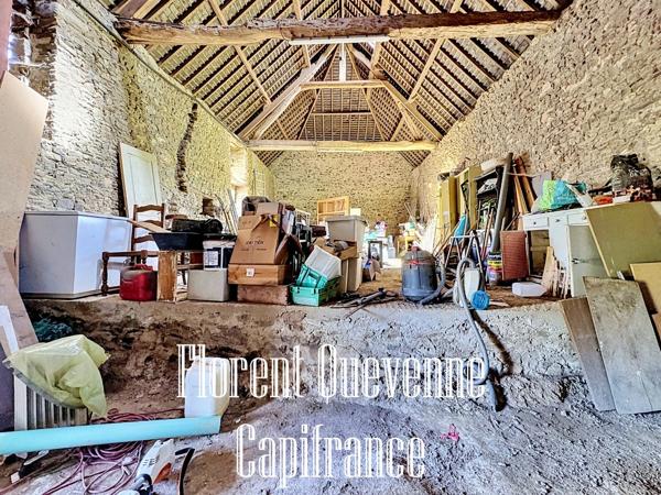 Maison en pierre + dépendances + terrain de 3120m²