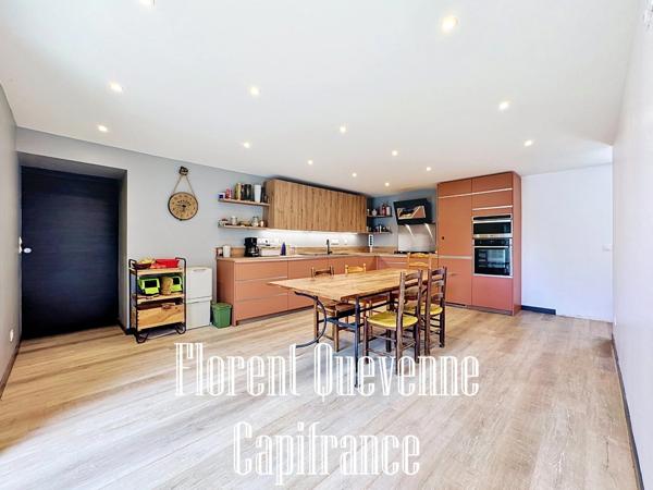 Maison en pierre + dépendances + terrain de 3120m²