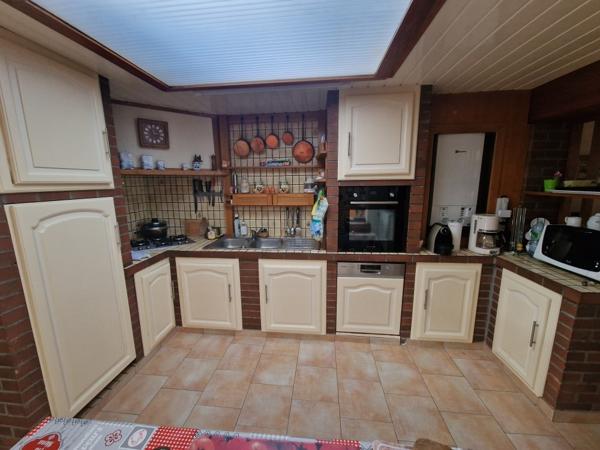 Le charme d’une maison familiale, la solidité d’une vie paisible