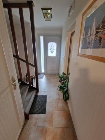 Le charme d’une maison familiale, la solidité d’une vie paisible