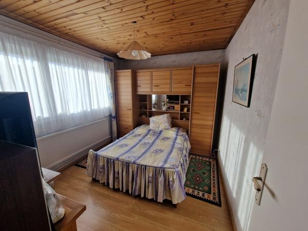 Le charme d’une maison familiale, la solidité d’une vie paisible