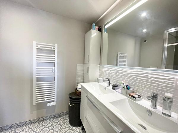 BORDEAUX NANSOUTY - T3 Duplex - Immeuble en pierres - 2ch - Dernier étage