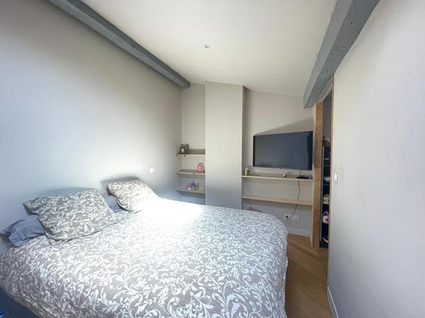 BORDEAUX NANSOUTY - T3 Duplex - Immeuble en pierres - 2ch - Dernier étage