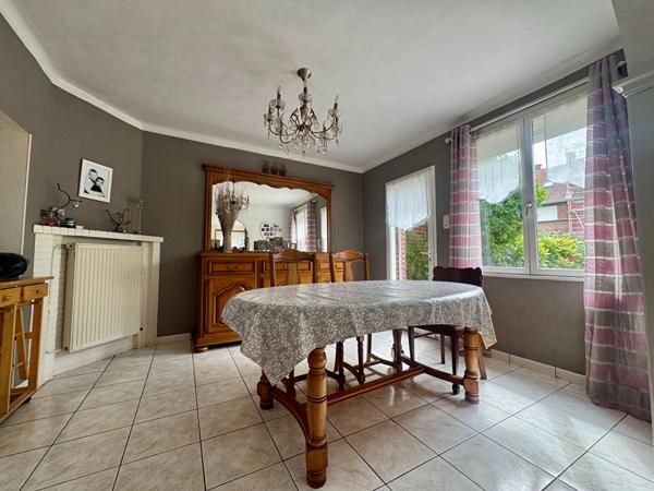Halluin ? Maison semi-individuelle , 4 chambres, jardin et garage ! Halluin