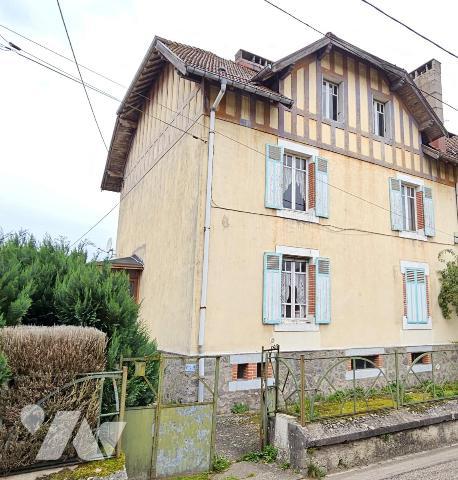 Lot de 2 logements avec dépendances et terrain