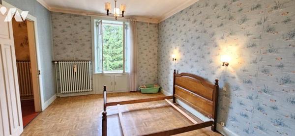 Lot de 2 logements avec dépendances et terrain