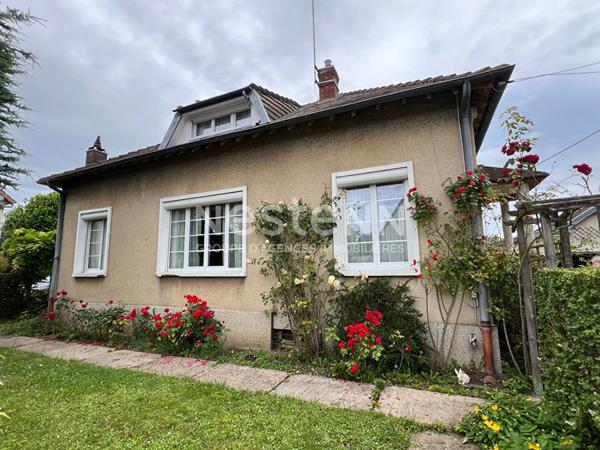 Maison traditionnelle de 5 pieces sur cave totale - Proche du centre-ville - CHAMBLY