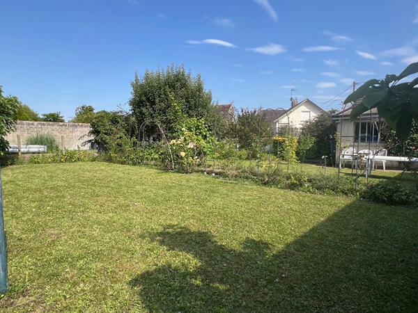 Maison traditionnelle de 5 pieces sur cave totale - Proche du centre-ville - CHAMBLY