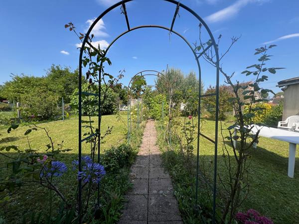 Maison traditionnelle de 5 pieces sur cave totale - Proche du centre-ville - CHAMBLY