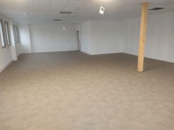 Local commercial 3 pièces T3 F3 122.4 m² à Beynost 110 ET 204 RUE DU CHAT BOTTE 01700 à louer