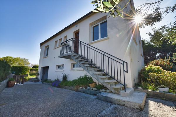 Maison à SAINT-NIC, 29550 - 8 pièces 137m²