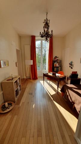 Propriete
                                                                                                                                                                                                                                                                                                                        15 pièce(s)                                                                                                                                                                                                          9 chambre(s)                                                                                                                                                                                                          450  m²