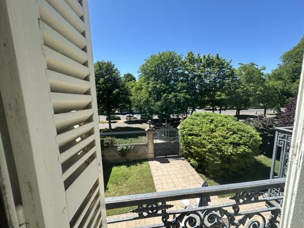 Propriete
                                                                                                                                                                                                                                                                                                                        15 pièce(s)                                                                                                                                                                                                          9 chambre(s)                                                                                                                                                                                                          450  m²