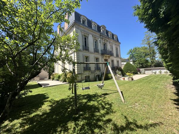 Propriete
                                                                                                                                                                                                                                                                                                                        15 pièce(s)                                                                                                                                                                                                          9 chambre(s)                                                                                                                                                                                                          450  m²
