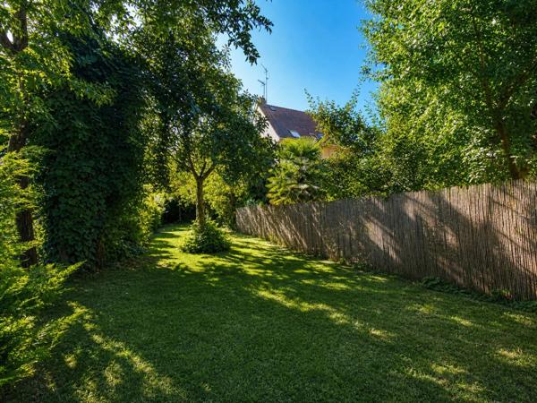 Investisseurs : Maison de charme, jardin arboré, quartier Voltaire calme et résidentiel à Creil (60)