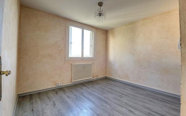 Appartement à vendre    4 pièces • 73,49 m2 Chenôve