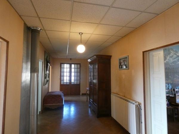 SAINT HIPPOLYTE DU FORT maison P7 de 202 M2