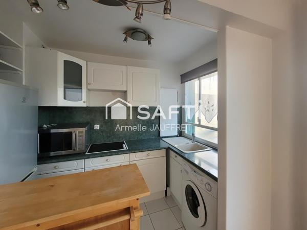 Plein centre, gare à 1,3km, belle surface, balcon