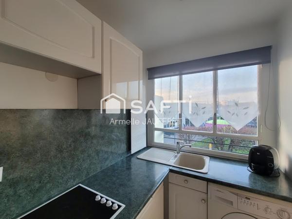 Plein centre, gare à 1,3km, belle surface, balcon