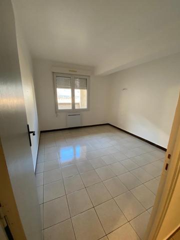 Beaumont : T3 lumineux, calme, parking.