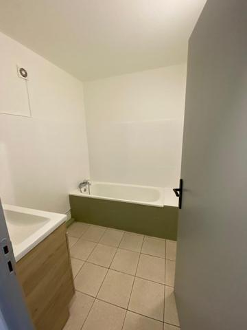 Beaumont : T3 lumineux, calme, parking.