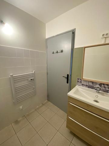 Beaumont : T3 lumineux, calme, parking.