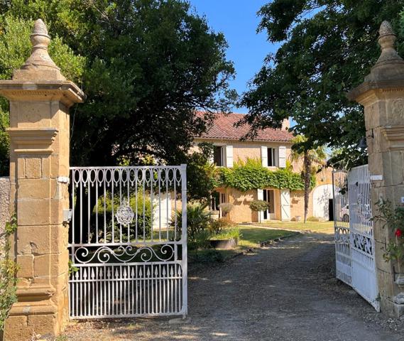 Dpt Gers (32), MARCIAC et PLAISANCE proches, BELLE MAISON DE MAITRE avec VUE, 320m2 piscine +dependances, cave sur 3500m2 de jardin