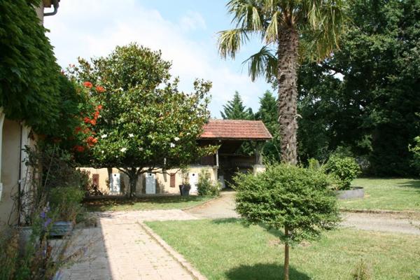 Dpt Gers (32), MARCIAC et PLAISANCE proches, BELLE MAISON DE MAITRE avec VUE, 320m2 piscine +dependances, cave sur 3500m2 de jardin