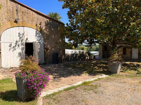 Dpt Gers (32), MARCIAC et PLAISANCE proches, BELLE MAISON DE MAITRE avec VUE, 320m2 piscine +dependances, cave sur 3500m2 de jardin