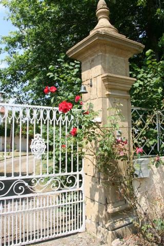 Dpt Gers (32), MARCIAC et PLAISANCE proches, BELLE MAISON DE MAITRE avec VUE, 320m2 piscine +dependances, cave sur 3500m2 de jardin