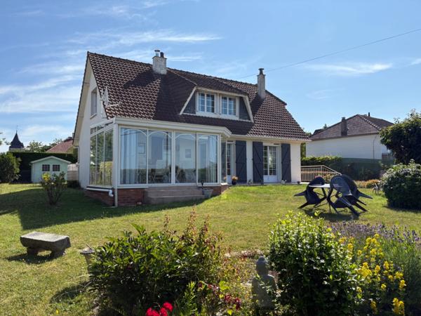 Neuville-lès-Dieppe – Maison familiale lumineuse avec jardin et aperçu mer