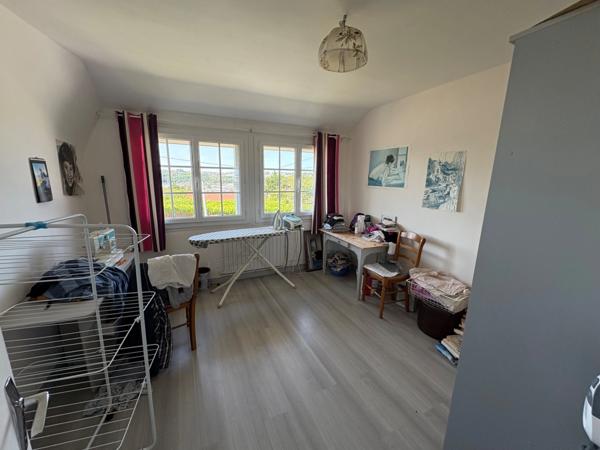 Neuville-lès-Dieppe – Maison familiale lumineuse avec jardin et aperçu mer