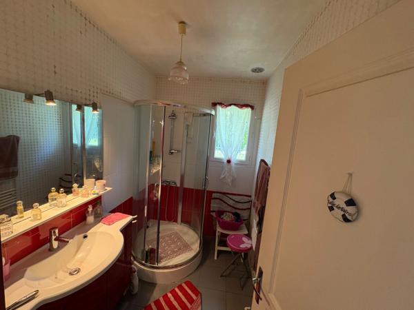 Neuville-lès-Dieppe – Maison familiale lumineuse avec jardin et aperçu mer