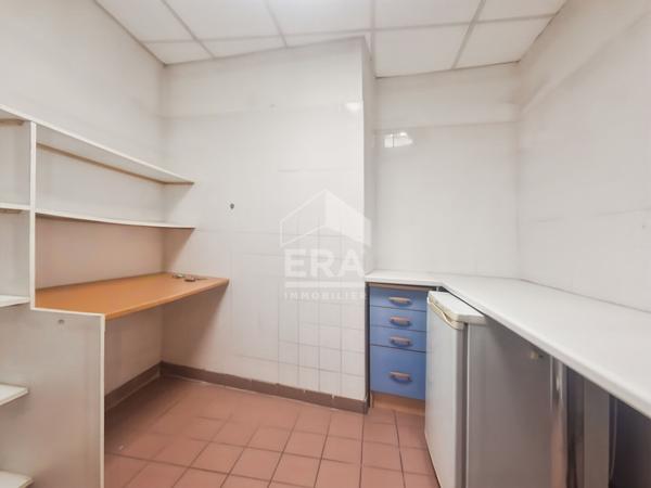 Murs commerciaux de 64 m²  à la vente