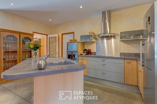 Ancienne grange à tabac rénovée avec jardin et source