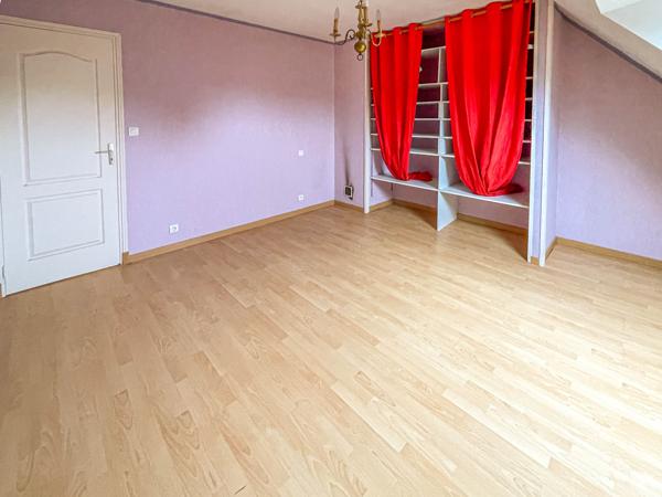 maison centre ville 5 chambres, 975 m² de terrain.