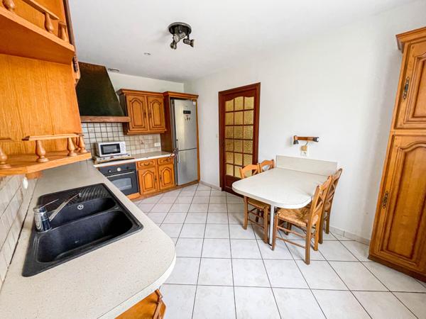 maison centre ville 5 chambres, 975 m² de terrain.