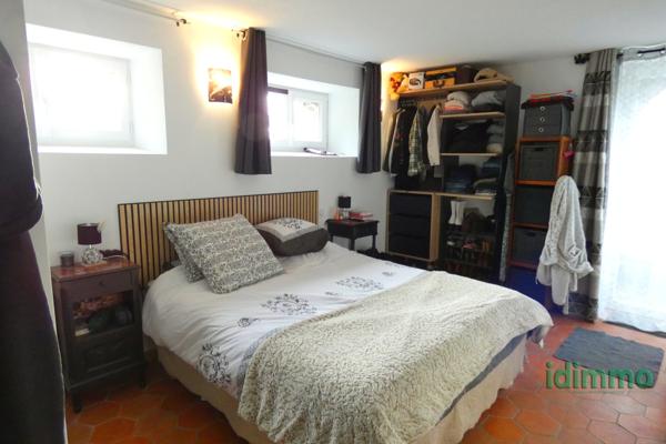 MAISON AUVERGNATE EN PIERRE Vic-sur-Cère (15800)