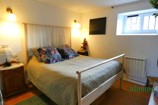 MAISON AUVERGNATE EN PIERRE Vic-sur-Cère (15800)