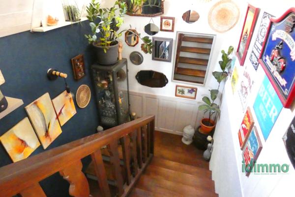 MAISON AUVERGNATE EN PIERRE Vic-sur-Cère (15800)