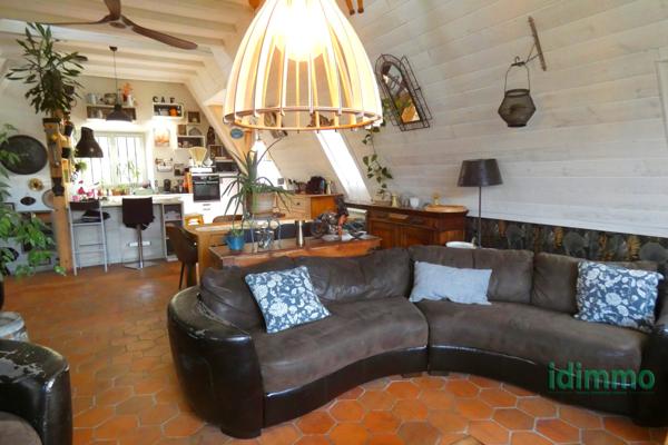 MAISON AUVERGNATE EN PIERRE Vic-sur-Cère (15800)