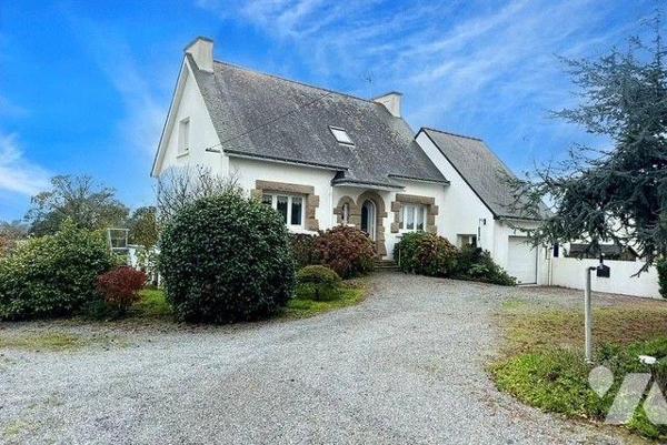 MAISON À VENDRE ? CLOHARS CARNOËT (29)

Entre le bourg et le pittoresque port de Doëlan, déco...