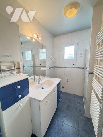 MAISON À VENDRE ? CLOHARS CARNOËT (29)

Entre le bourg et le pittoresque port de Doëlan, déco...