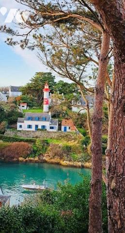 MAISON À VENDRE ? CLOHARS CARNOËT (29)

Entre le bourg et le pittoresque port de Doëlan, déco...