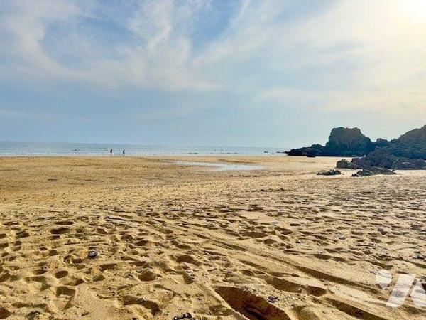 MAISON À VENDRE ? CLOHARS CARNOËT (29)

Entre le bourg et le pittoresque port de Doëlan, déco...