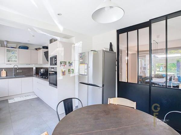 Maison mitoyenne 1 côté Marcq-en-Baroeul 190 m²