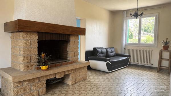 Maison de plain-pied 105 m² + double garage – env. 155 m² utiles – terrain 1 533 m² – proche commodités